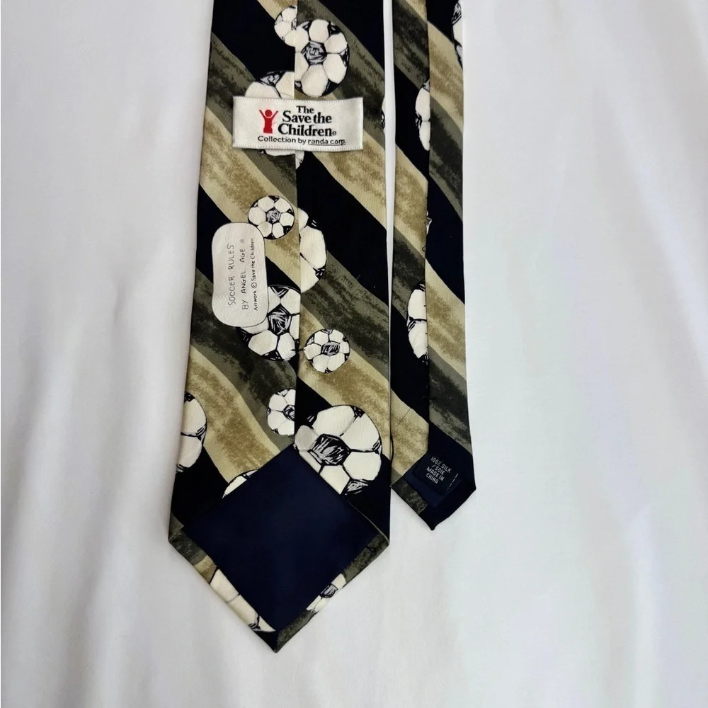Soccer Vintage Save the children SILK tie